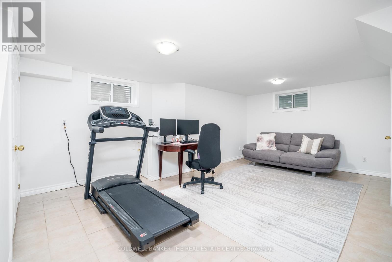 Photo 17 of 272 Avenue Road, Newmarket ON