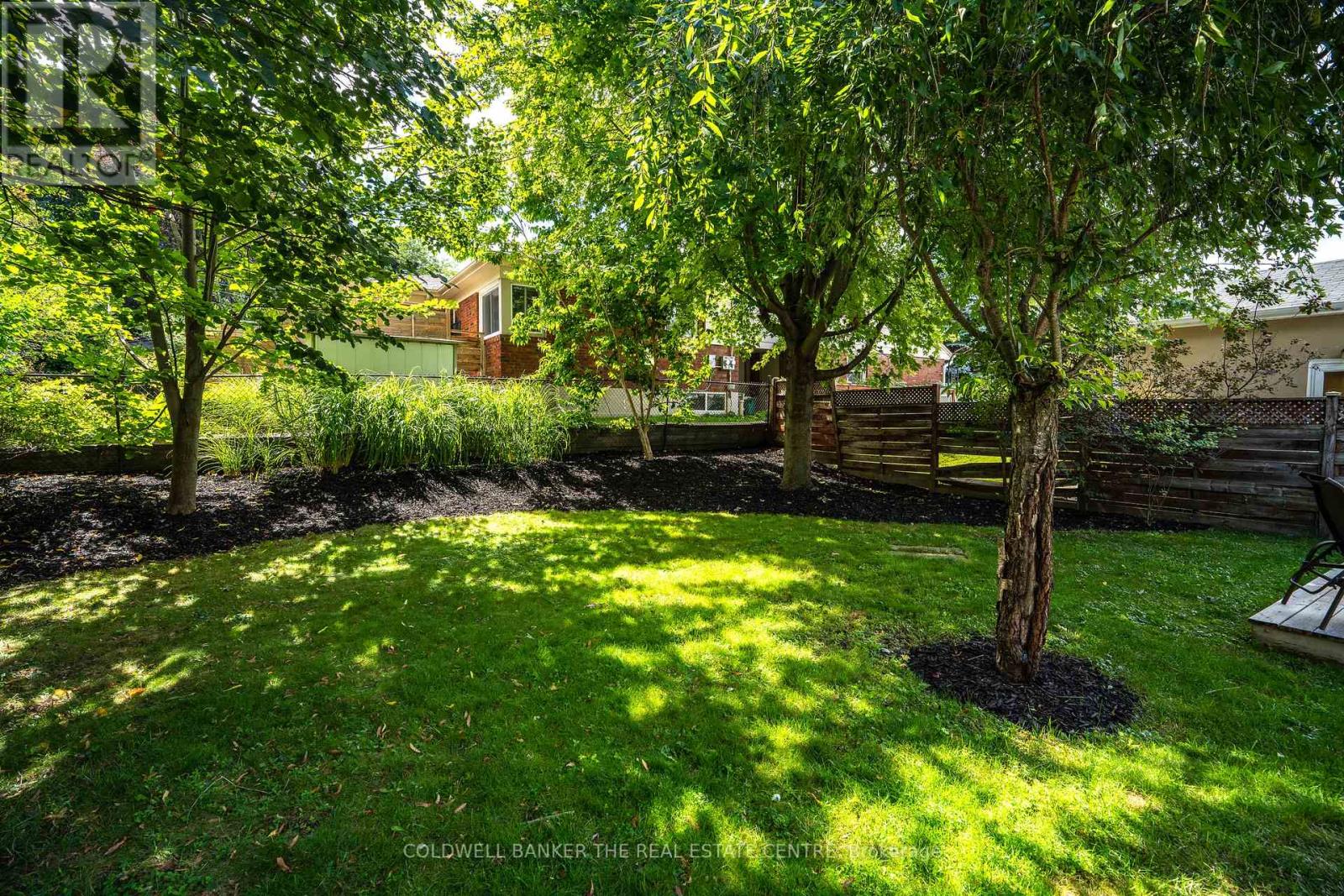 Photo 21 of 272 Avenue Road, Newmarket ON