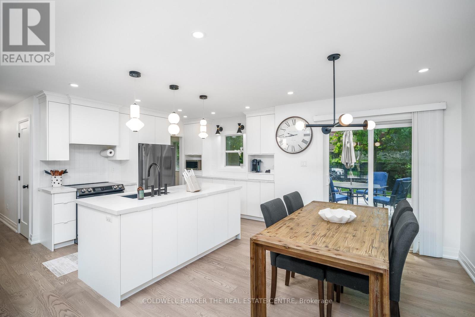 Photo 7 of 272 Avenue Road, Newmarket ON