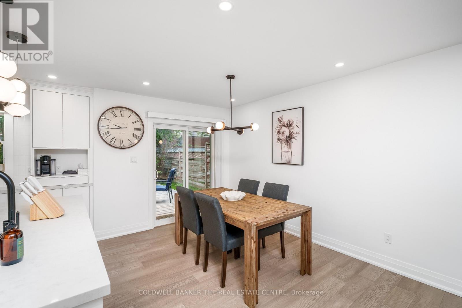 Photo 8 of 272 Avenue Road, Newmarket ON