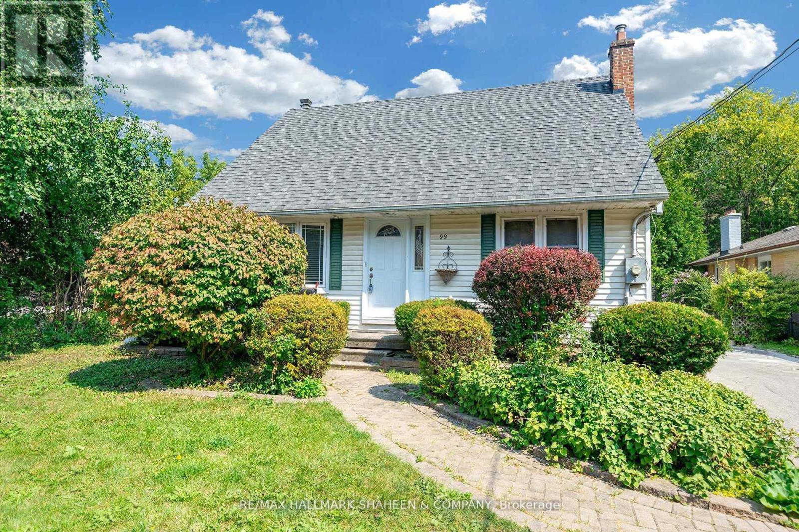 Photo 1 of 99 Lucas Street, Richmond Hill ON