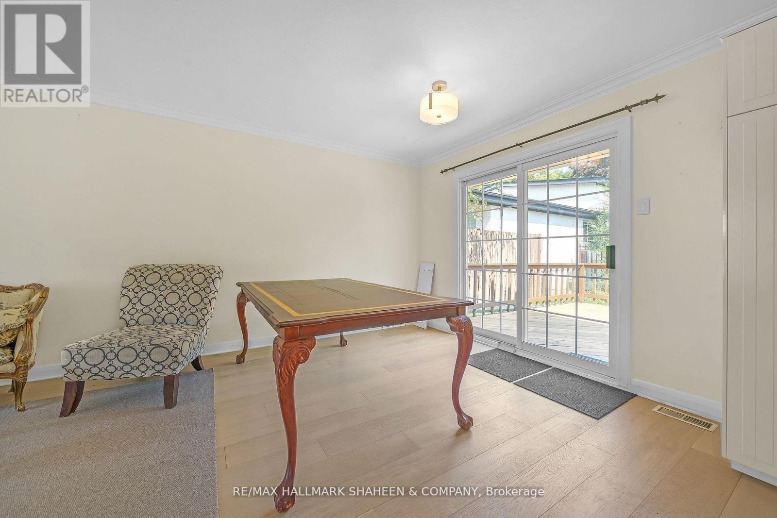 Photo 10 of 99 Lucas Street, Richmond Hill ON