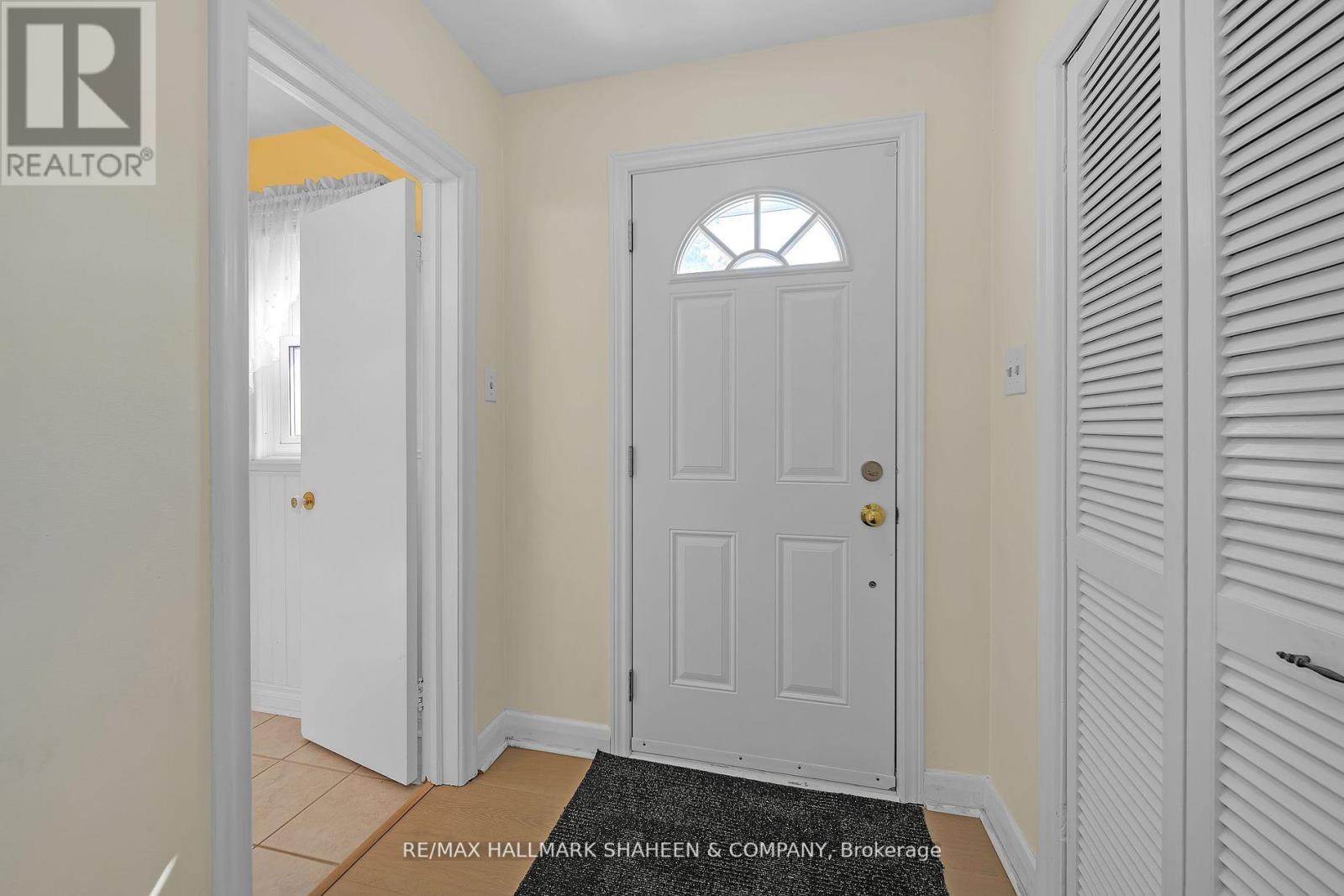 Photo 14 of 99 Lucas Street, Richmond Hill ON