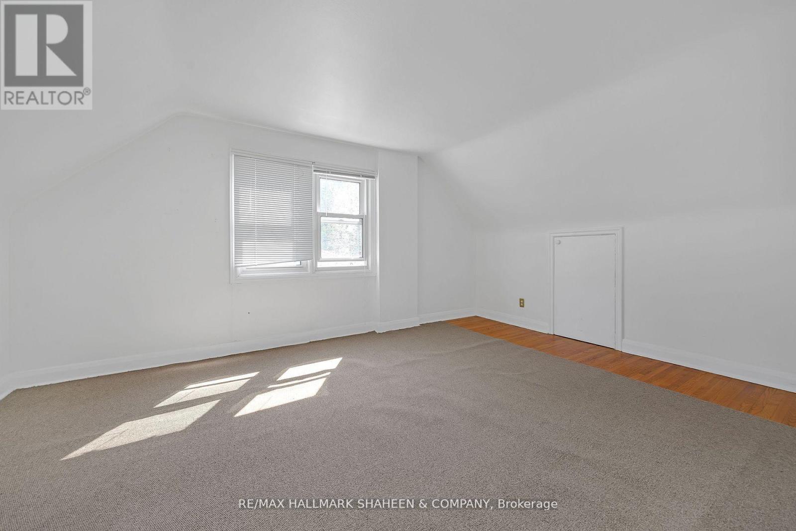 Photo 17 of 99 Lucas Street, Richmond Hill ON