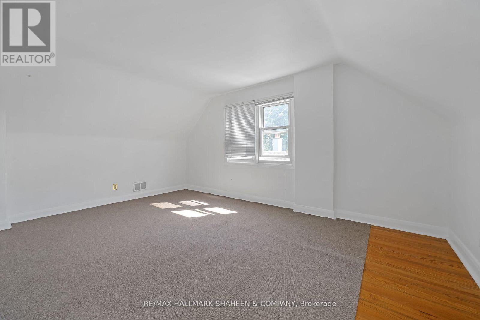 Photo 18 of 99 Lucas Street, Richmond Hill ON