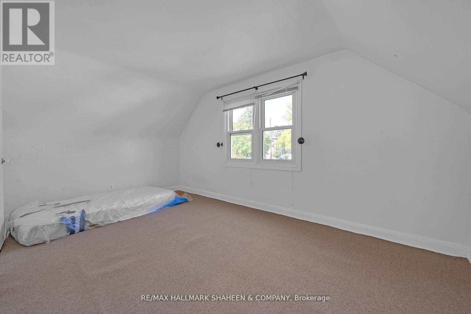 Photo 19 of 99 Lucas Street, Richmond Hill ON