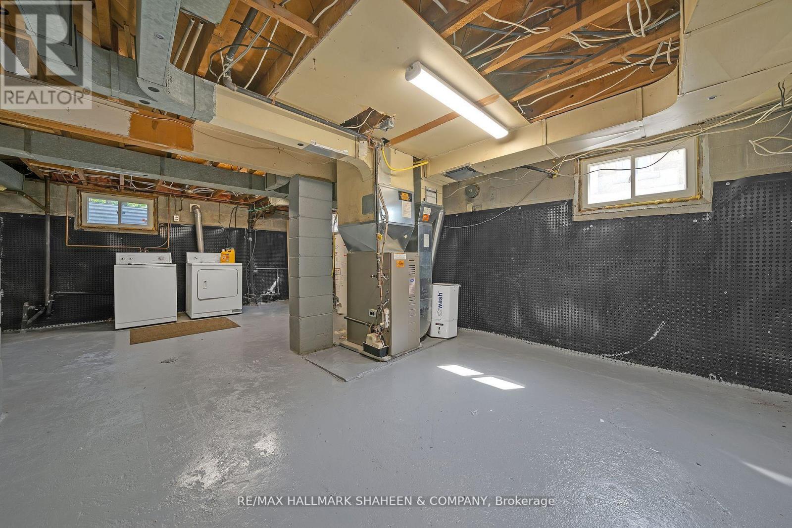 Photo 23 of 99 Lucas Street, Richmond Hill ON