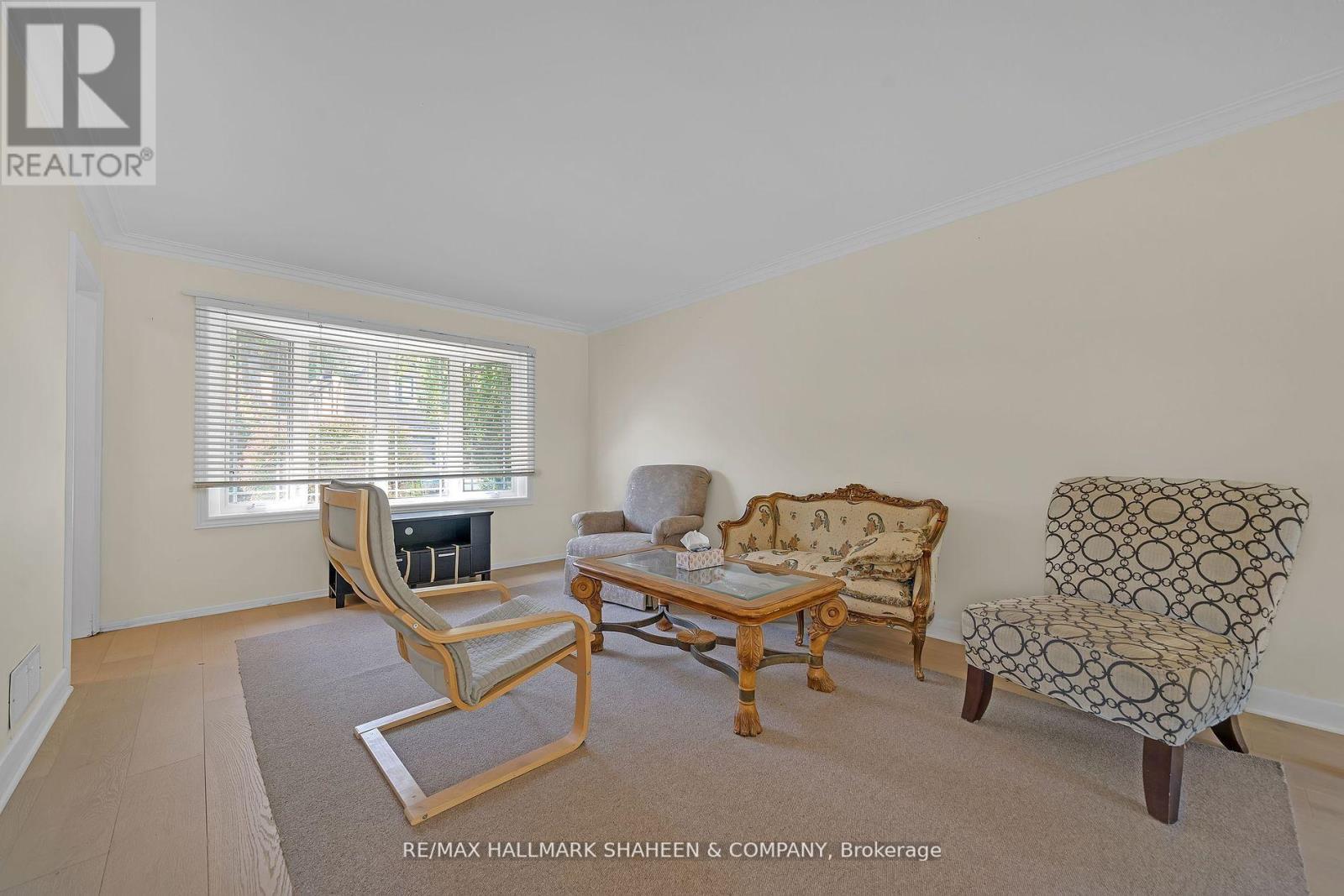 Photo 9 of 99 Lucas Street, Richmond Hill ON