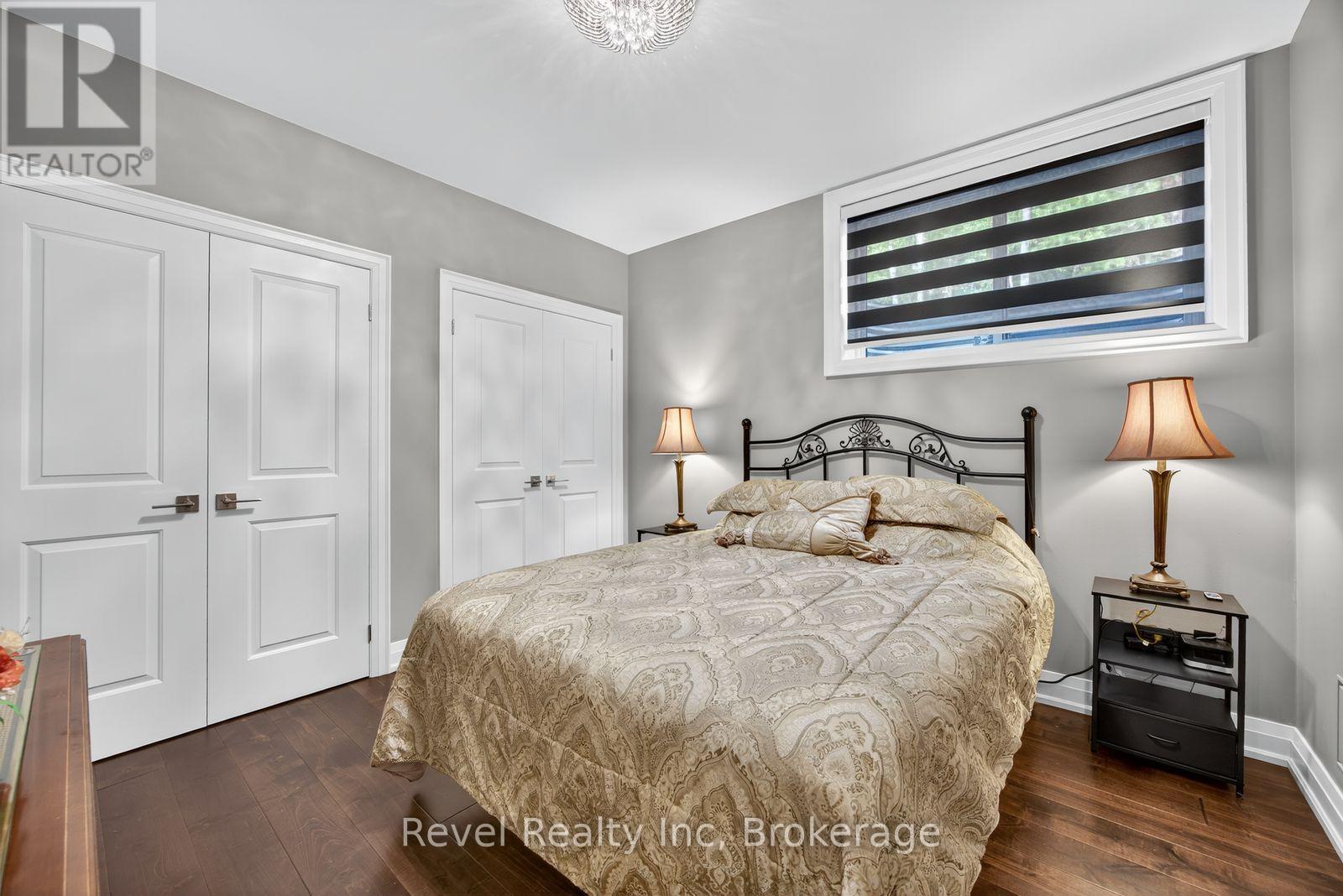Photo 23 of 517 Silverbirch Drive, Tiny ON