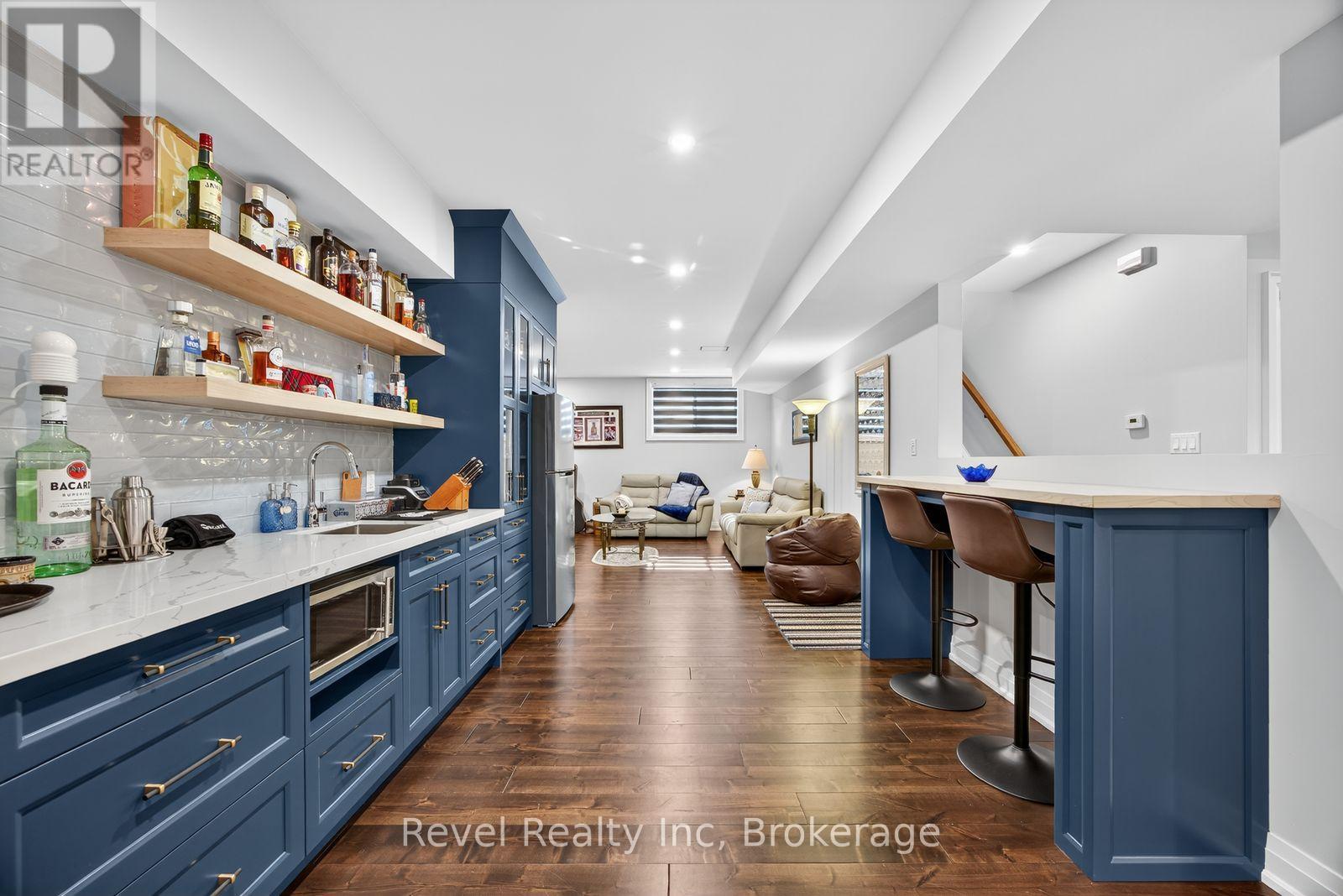 Photo 24 of 517 Silverbirch Drive, Tiny ON
