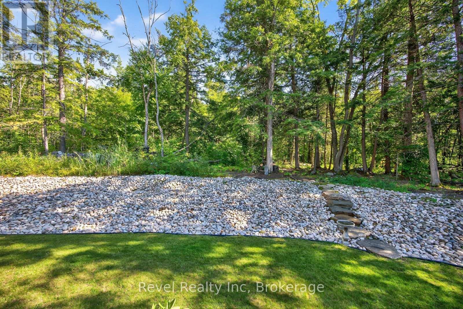 Photo 30 of 517 Silverbirch Drive, Tiny ON