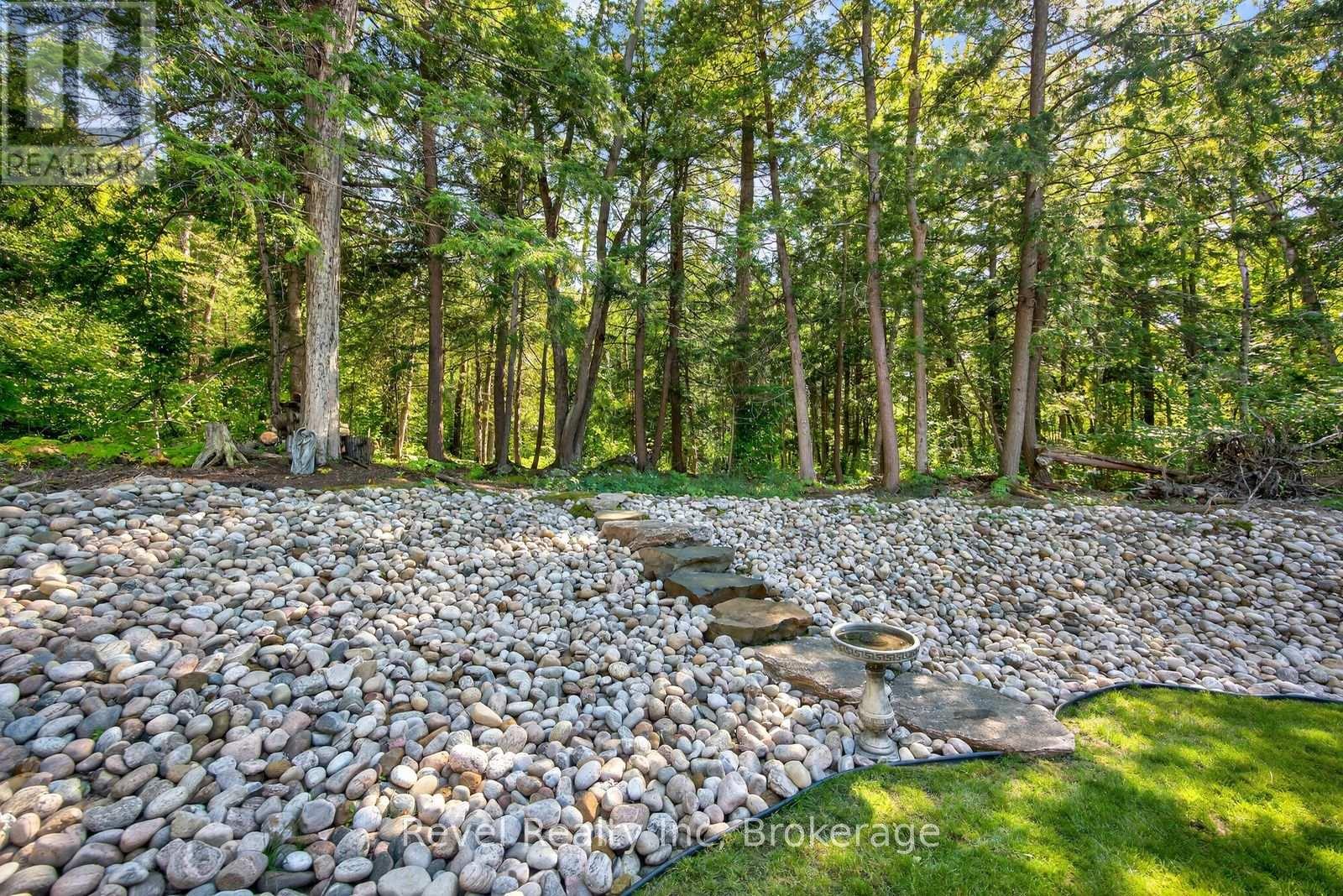 Photo 36 of 517 Silverbirch Drive, Tiny ON