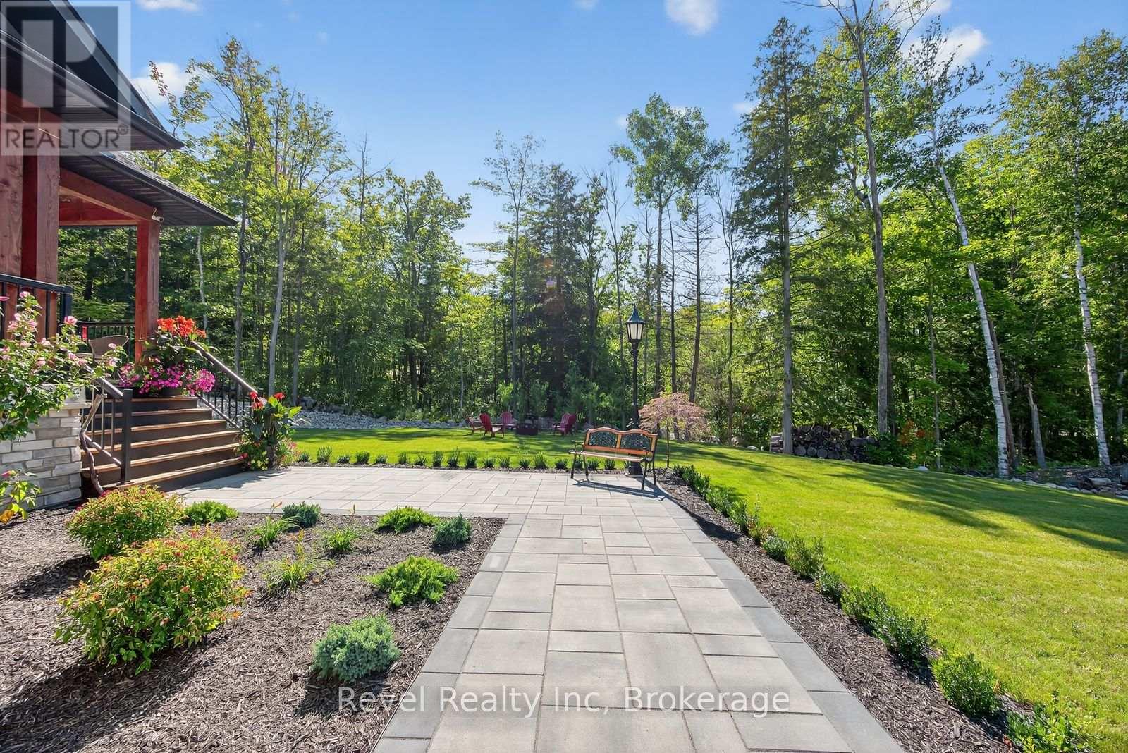 Photo 5 of 517 Silverbirch Drive, Tiny ON