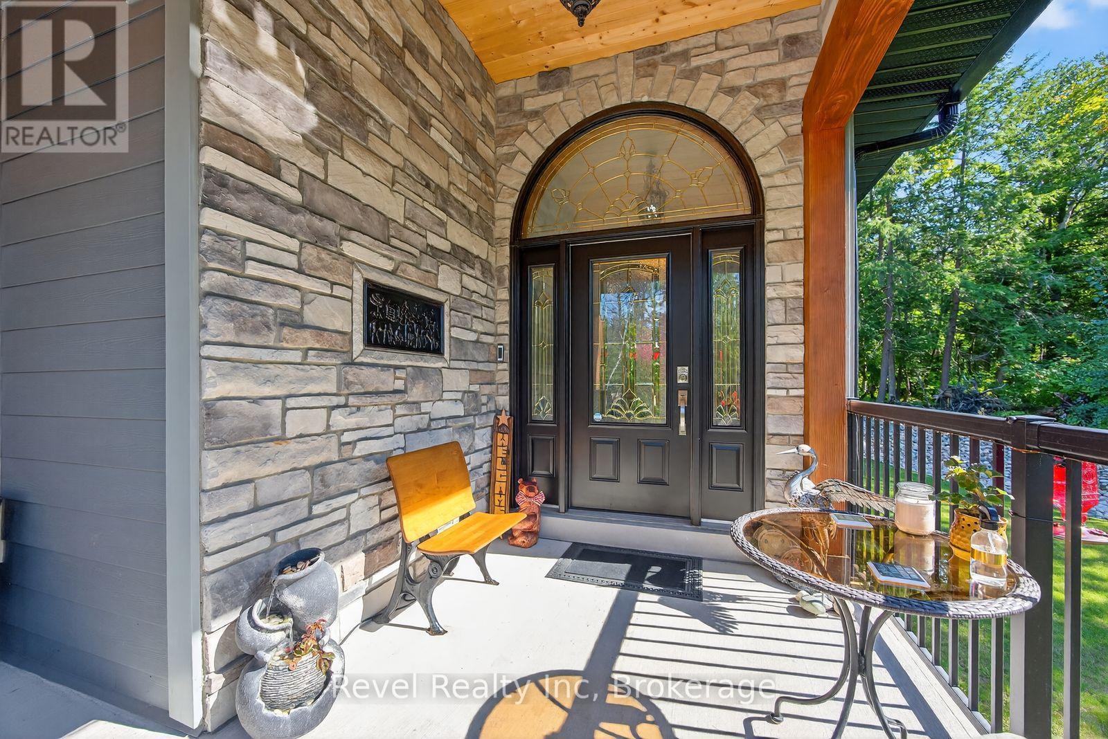 Photo 7 of 517 Silverbirch Drive, Tiny ON
