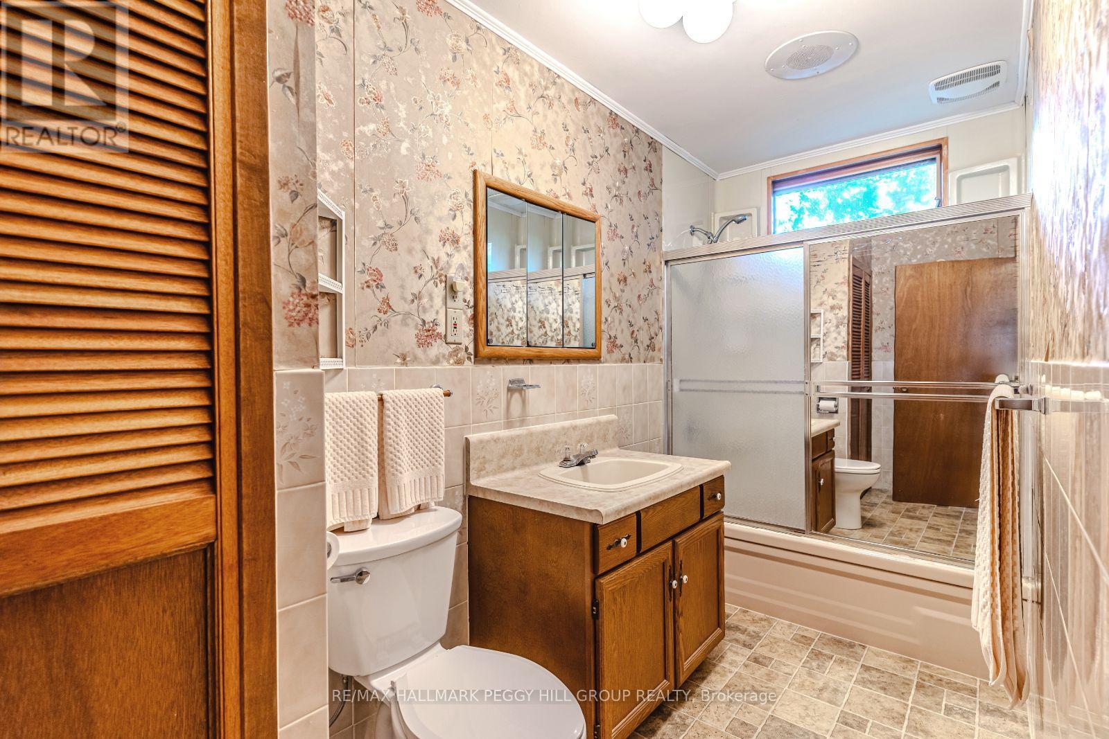 Photo 11 of 104 Moberly Street, Collingwood ON