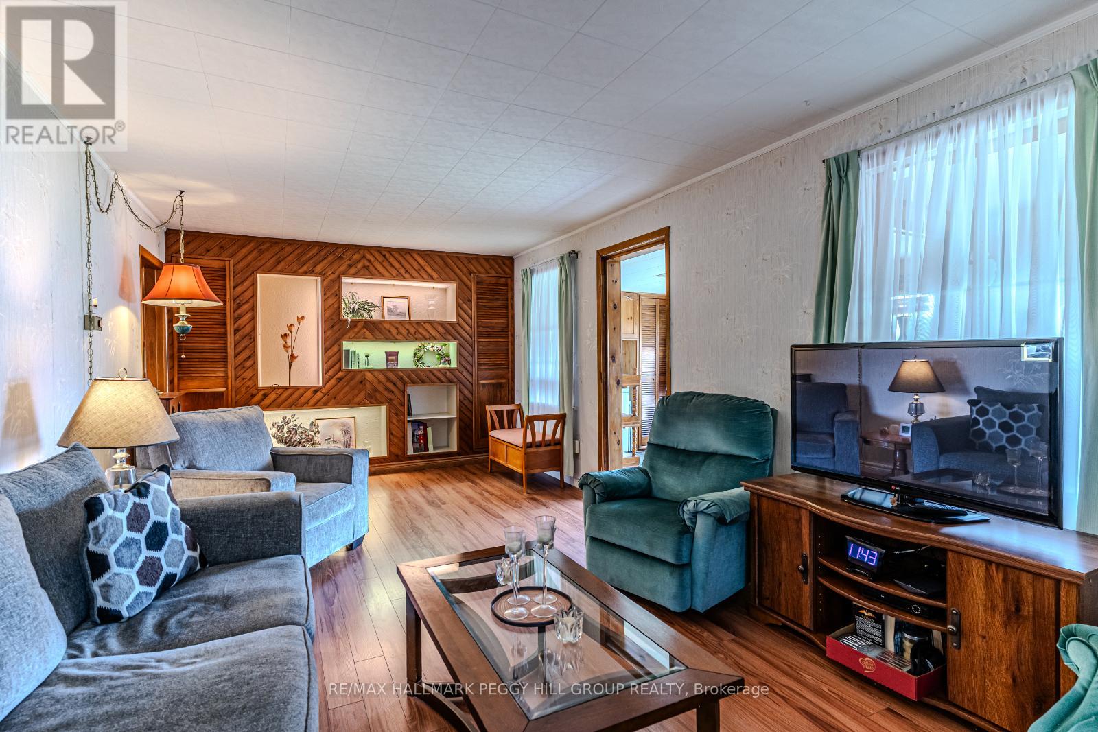 Photo 2 of 104 Moberly Street, Collingwood ON