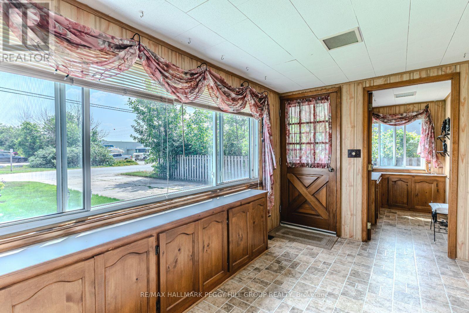 Photo 6 of 104 Moberly Street, Collingwood ON