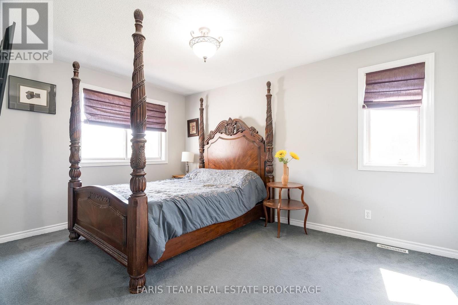 Photo 17 of 36 Marlow Circle, Springwater ON