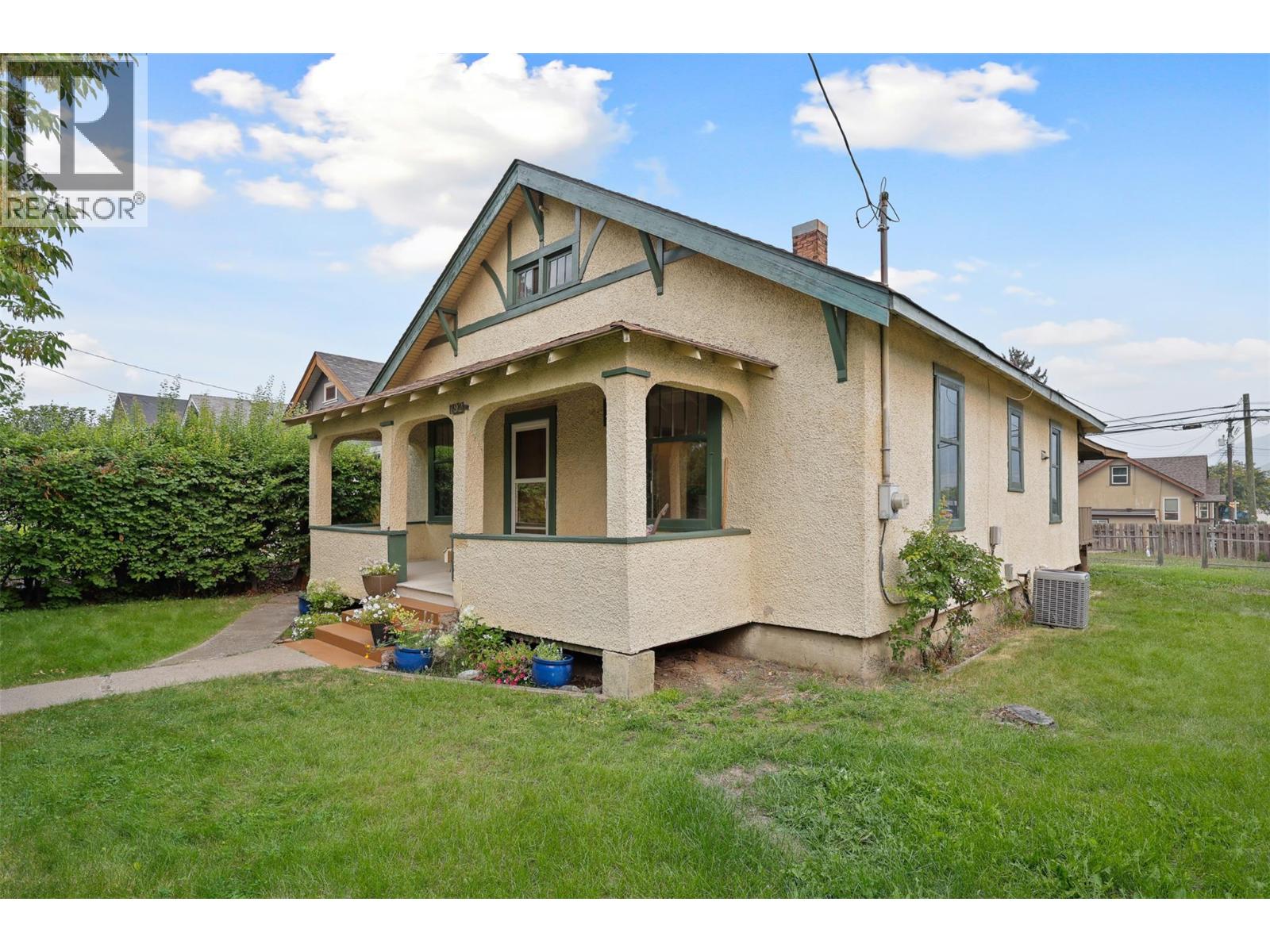 Photo 2 of 792 St Paul Street, Kamloops BC