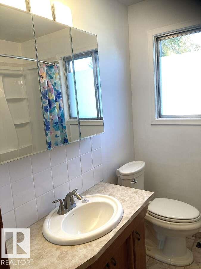 Photo 20 of 15212 86 Av Nw, Edmonton AB