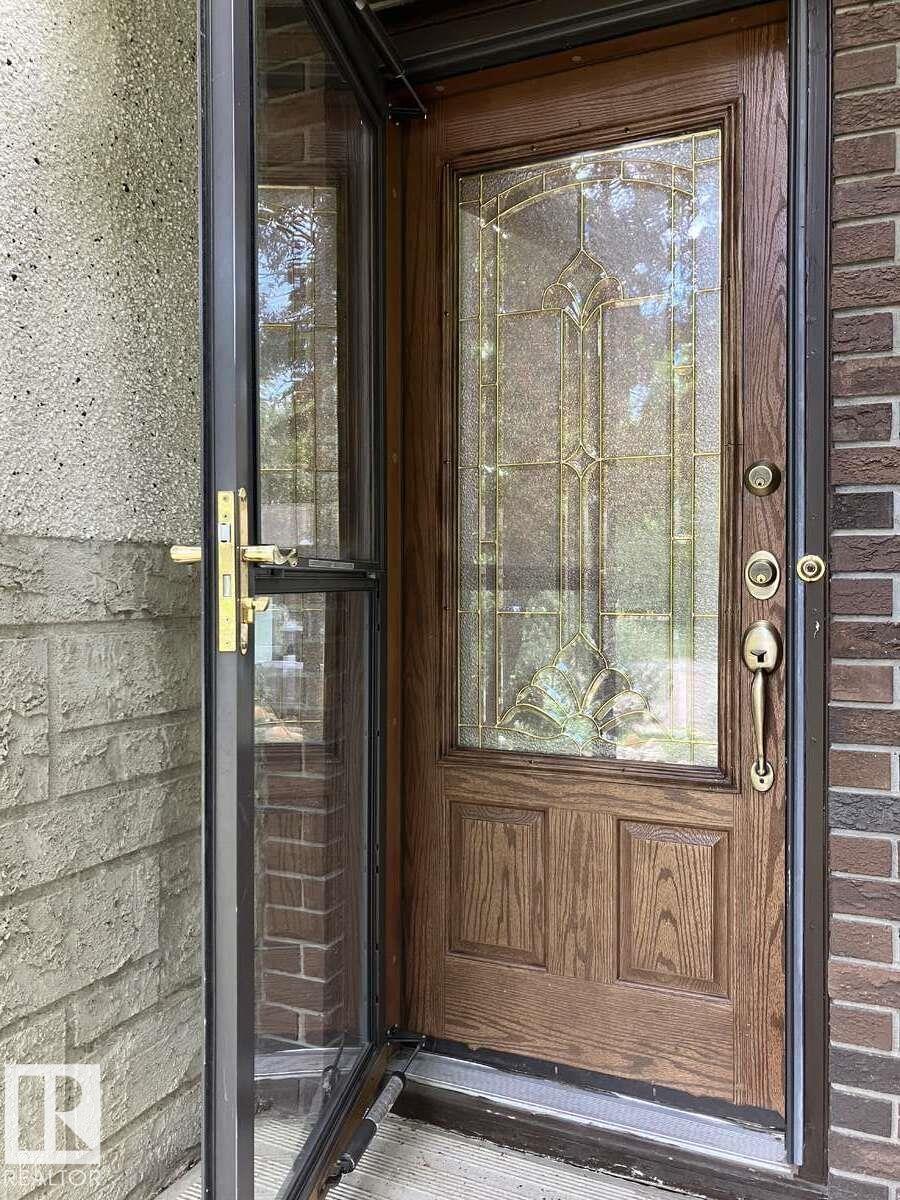 Photo 3 of 15212 86 Av Nw, Edmonton AB
