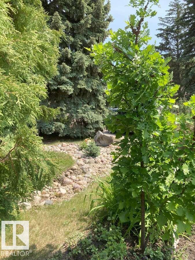 Photo 5 of 15212 86 Av Nw, Edmonton AB