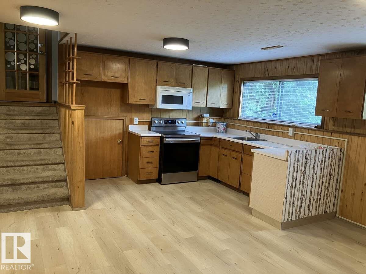 Photo 29 of 15212 86 Av Nw, Edmonton AB