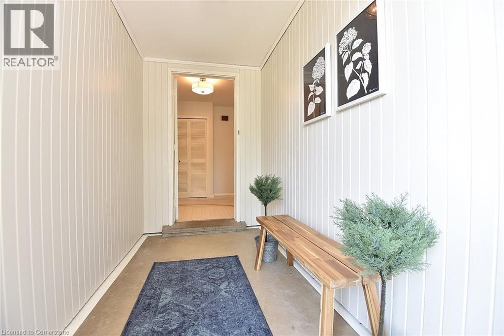Photo 5 of 14 Hilltop Place, Hamilton ON