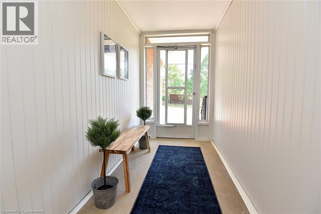 Photo 6 of 14 Hilltop Place, Hamilton ON