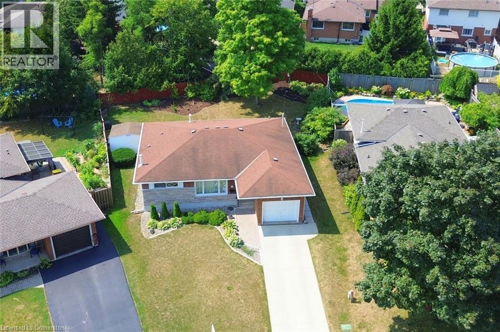 Photo 3 of 14 Hilltop Place, Hamilton ON