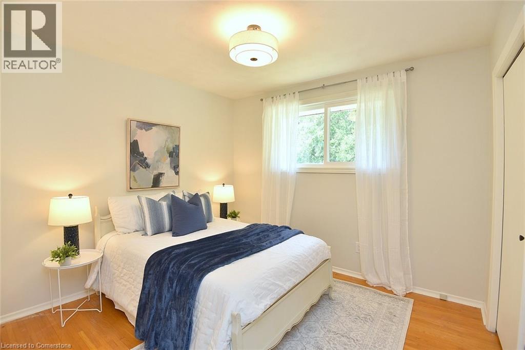 Photo 15 of 14 Hilltop Place, Hamilton ON