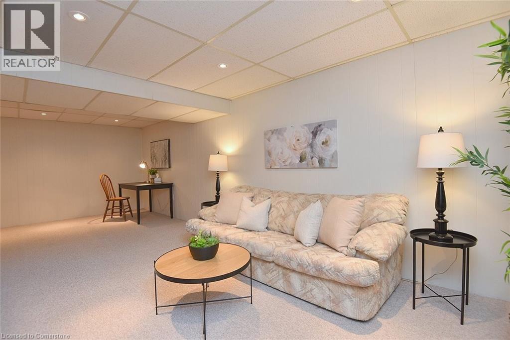 Photo 20 of 14 Hilltop Place, Hamilton ON