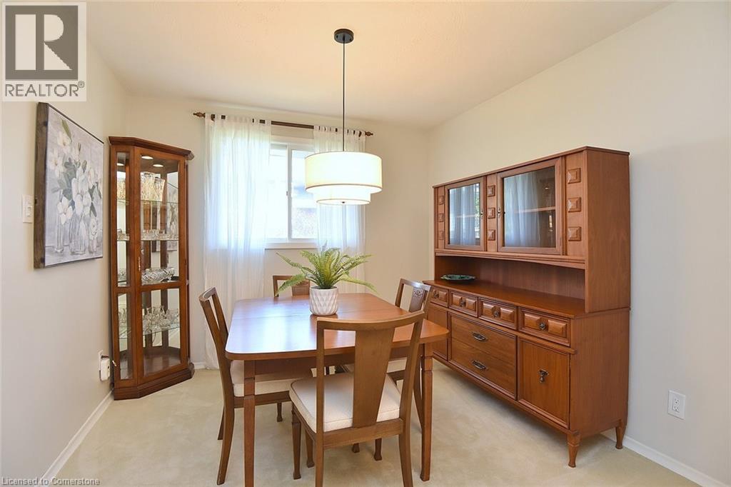 Photo 9 of 14 Hilltop Place, Hamilton ON