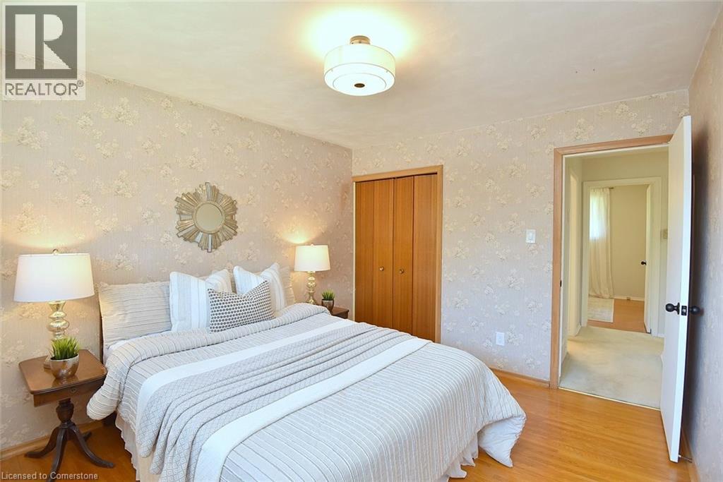 Photo 13 of 14 Hilltop Place, Hamilton ON