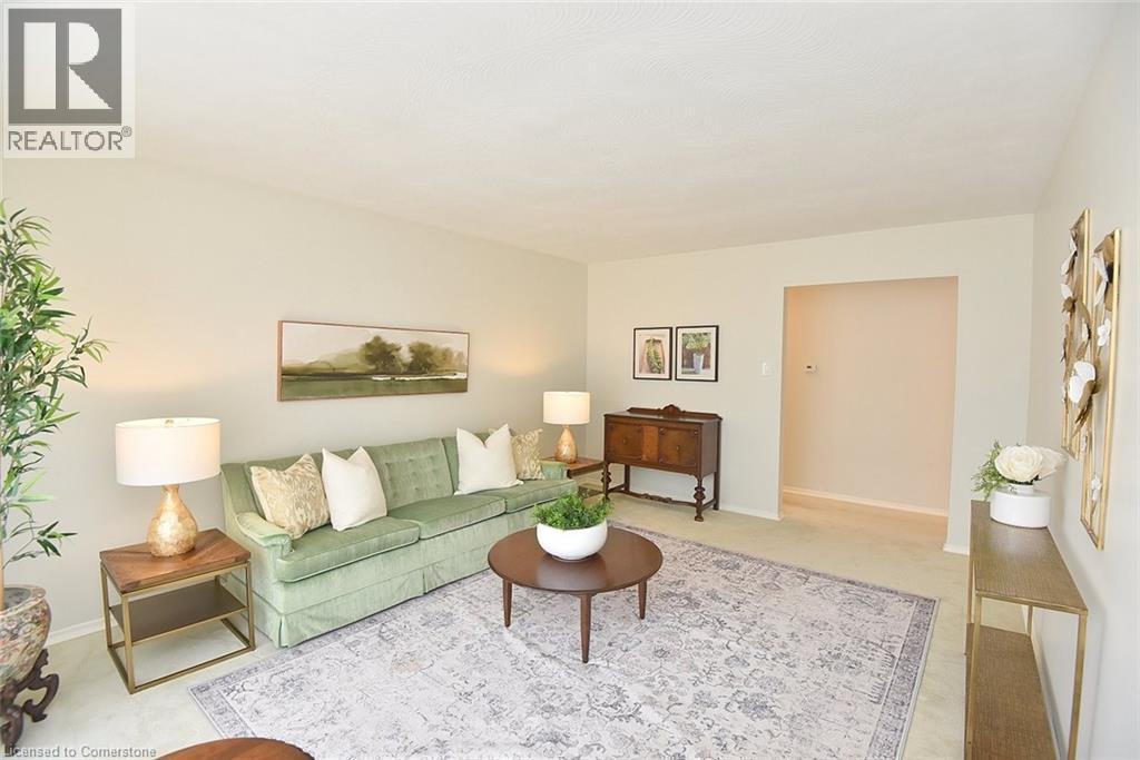 Photo 8 of 14 Hilltop Place, Hamilton ON