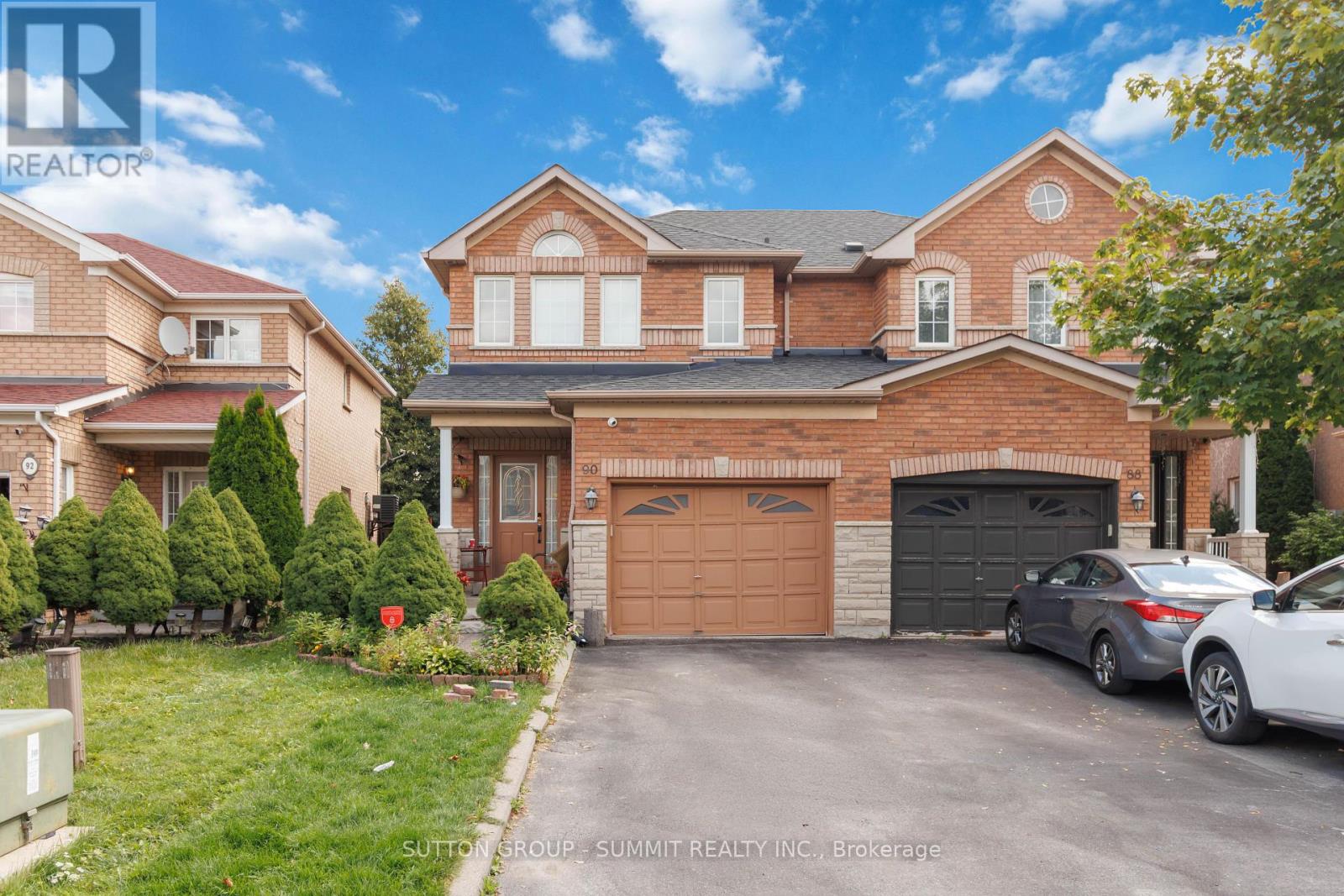 Photo 1 of 90 Twin Pine S, Brampton ON
