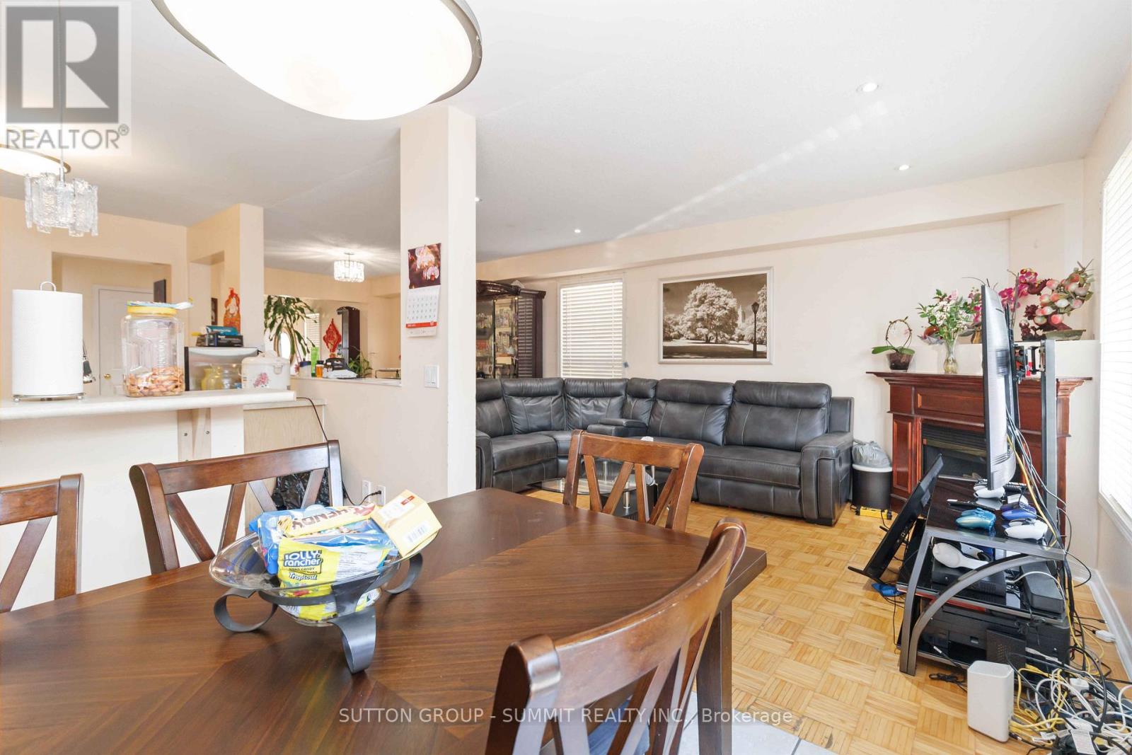 Photo 18 of 90 Twin Pine S, Brampton ON