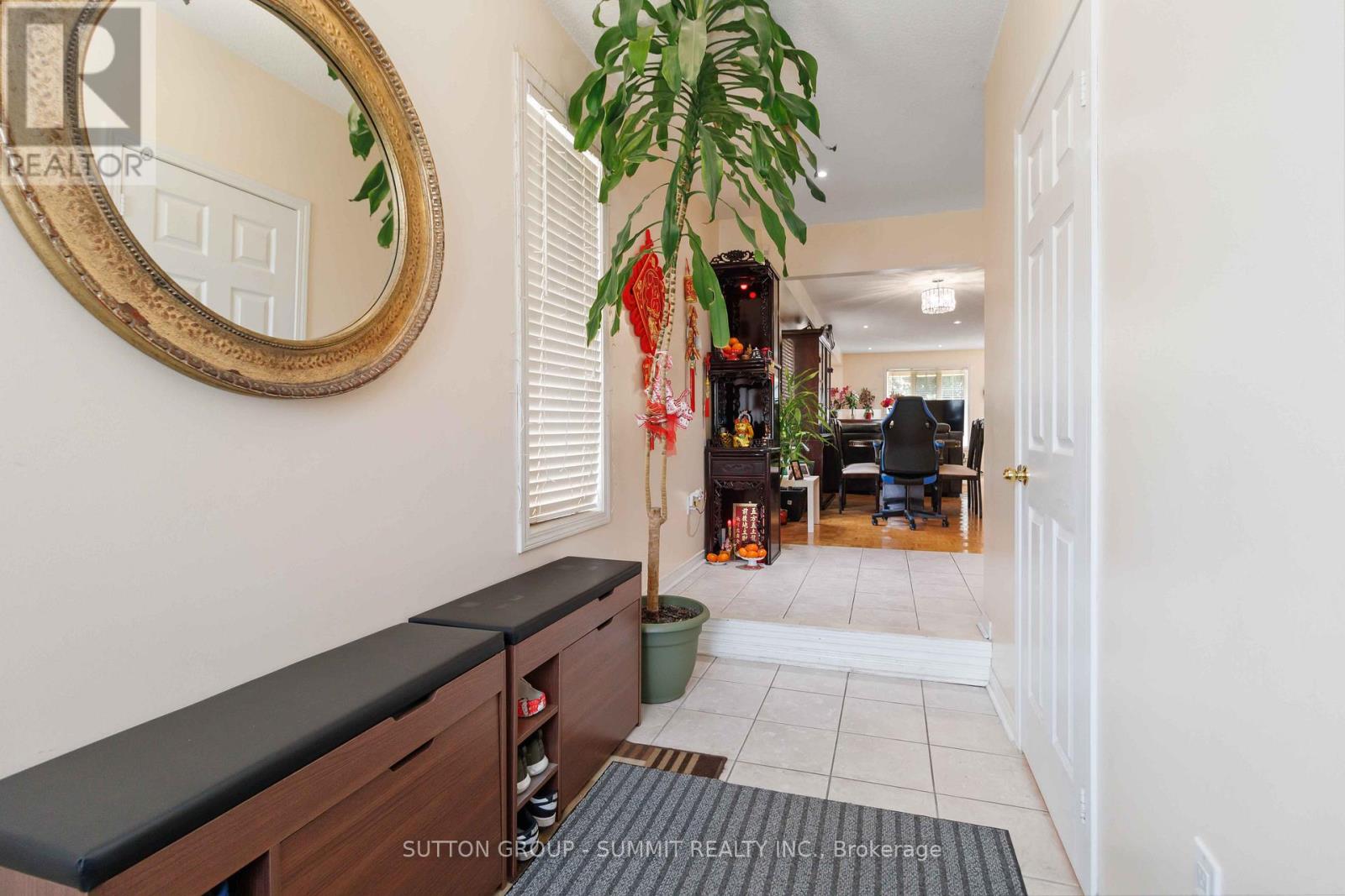 Photo 5 of 90 Twin Pine S, Brampton ON