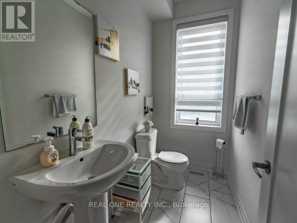 Photo 15 of 19 Woodstream Drive, Toronto ON