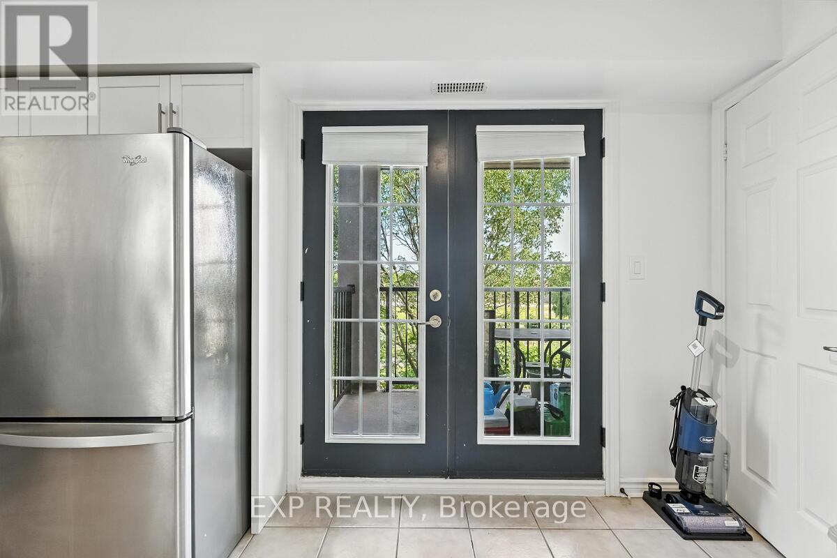 Photo 18 of 215 1421 Walkers Line, Burlington ON