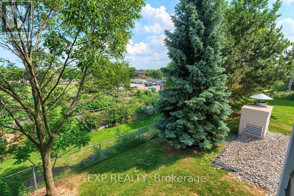 Photo 20 of 215 1421 Walkers Line, Burlington ON