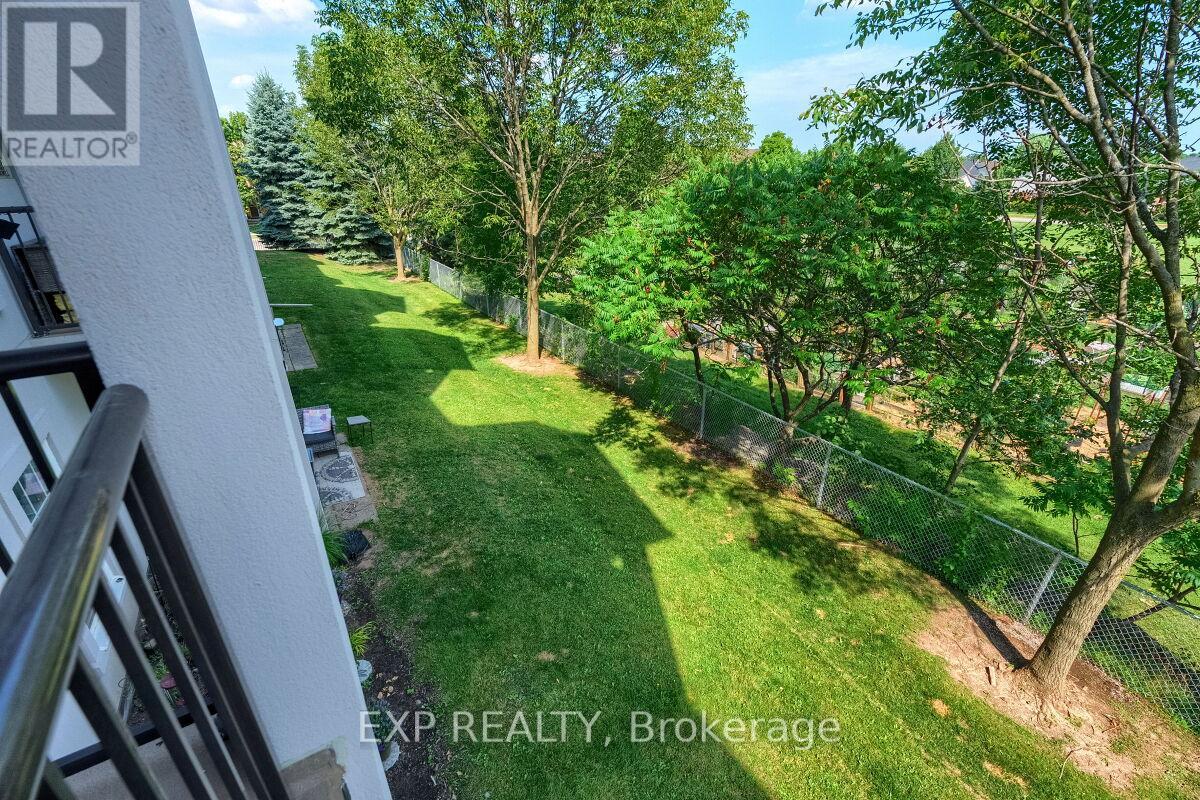 Photo 21 of 215 1421 Walkers Line, Burlington ON