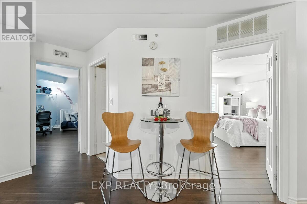 Photo 7 of 215 1421 Walkers Line, Burlington ON