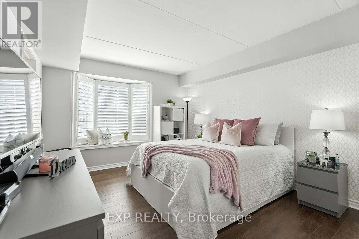 Photo 9 of 215 1421 Walkers Line, Burlington ON