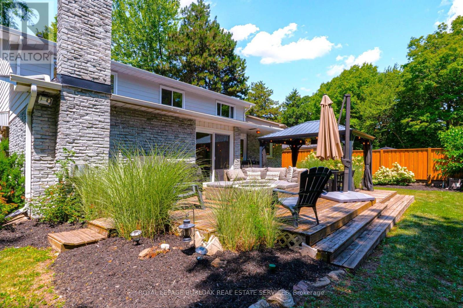 Photo 41 of 1807 Heather Hills Drive, Burlington ON