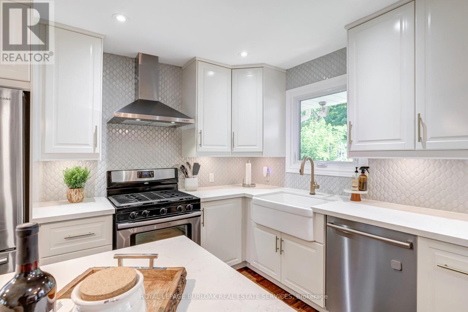 Photo 9 of 1807 Heather Hills Drive, Burlington ON