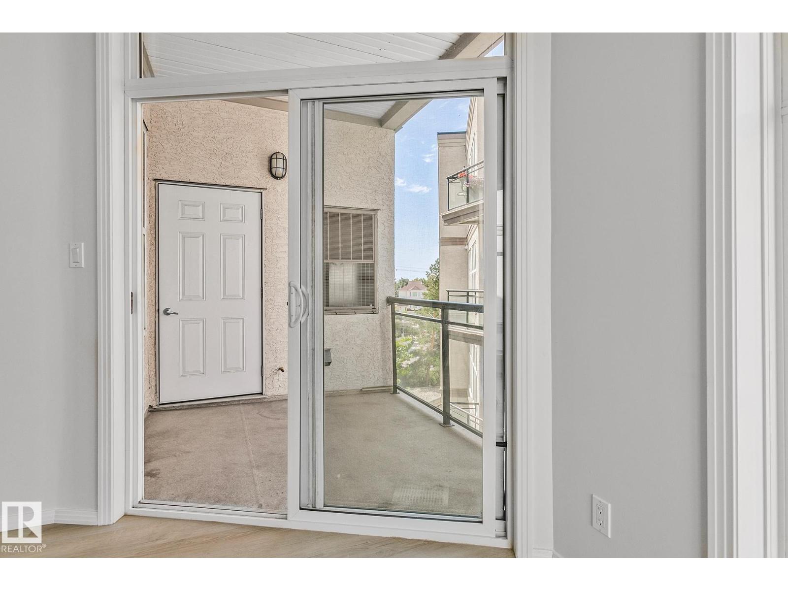 Photo 16 of 352 4827 104 A St Nw, Edmonton AB