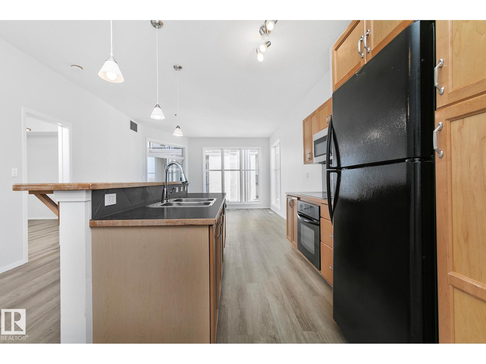 Photo 6 of 352 4827 104 A St Nw, Edmonton AB