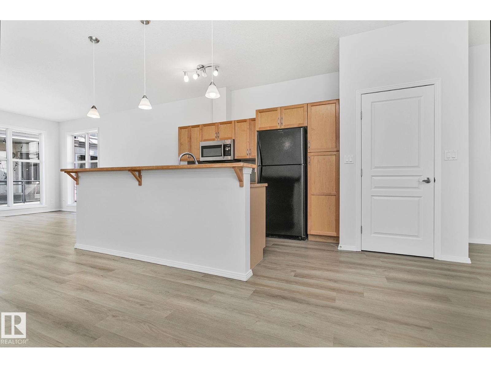 Photo 7 of 352 4827 104 A St Nw, Edmonton AB