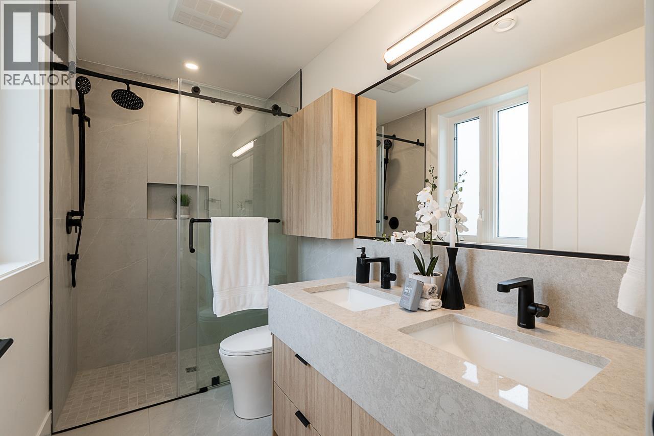 Photo 18 of 1 2248 E 48th Avenue, Vancouver BC